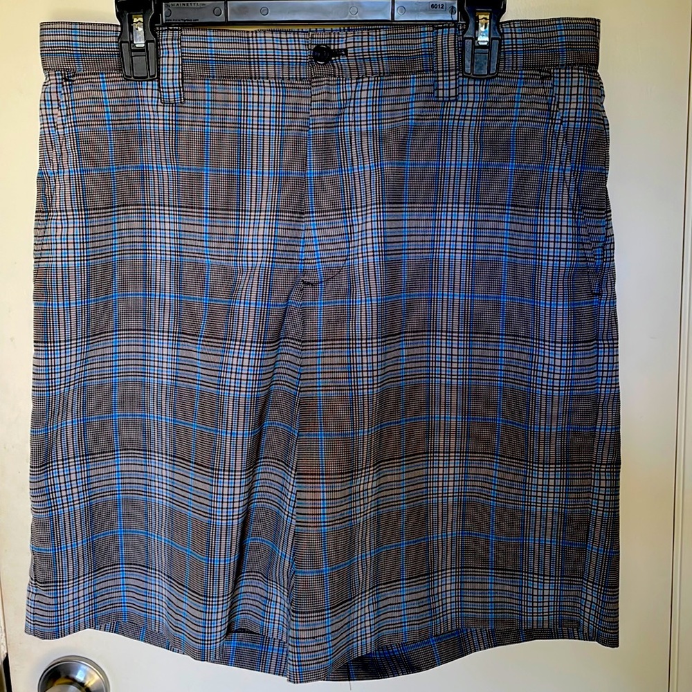 IZOD Golf Short
